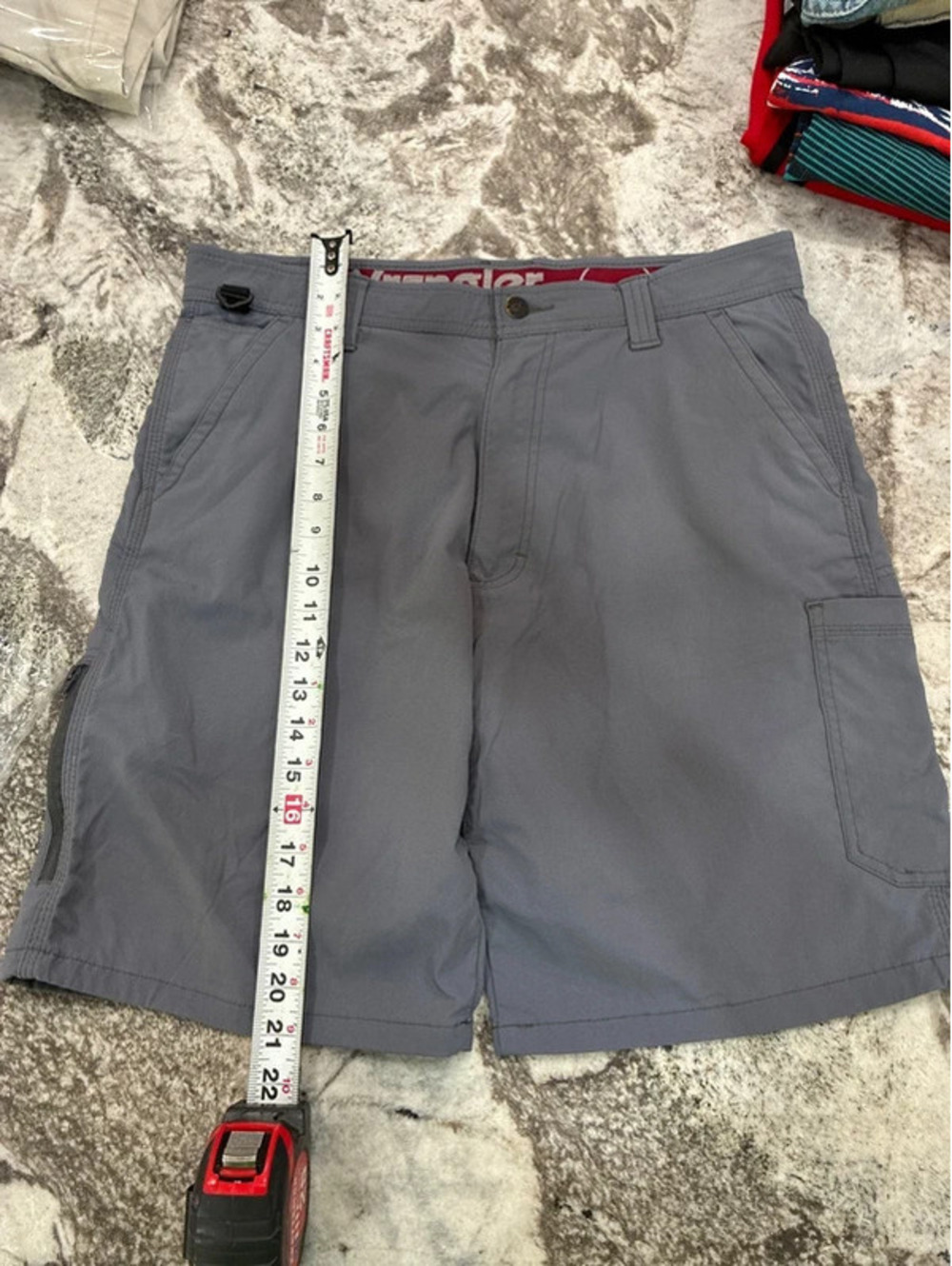 Wrangler Gray Outdoor Cargo Shorts Size 32